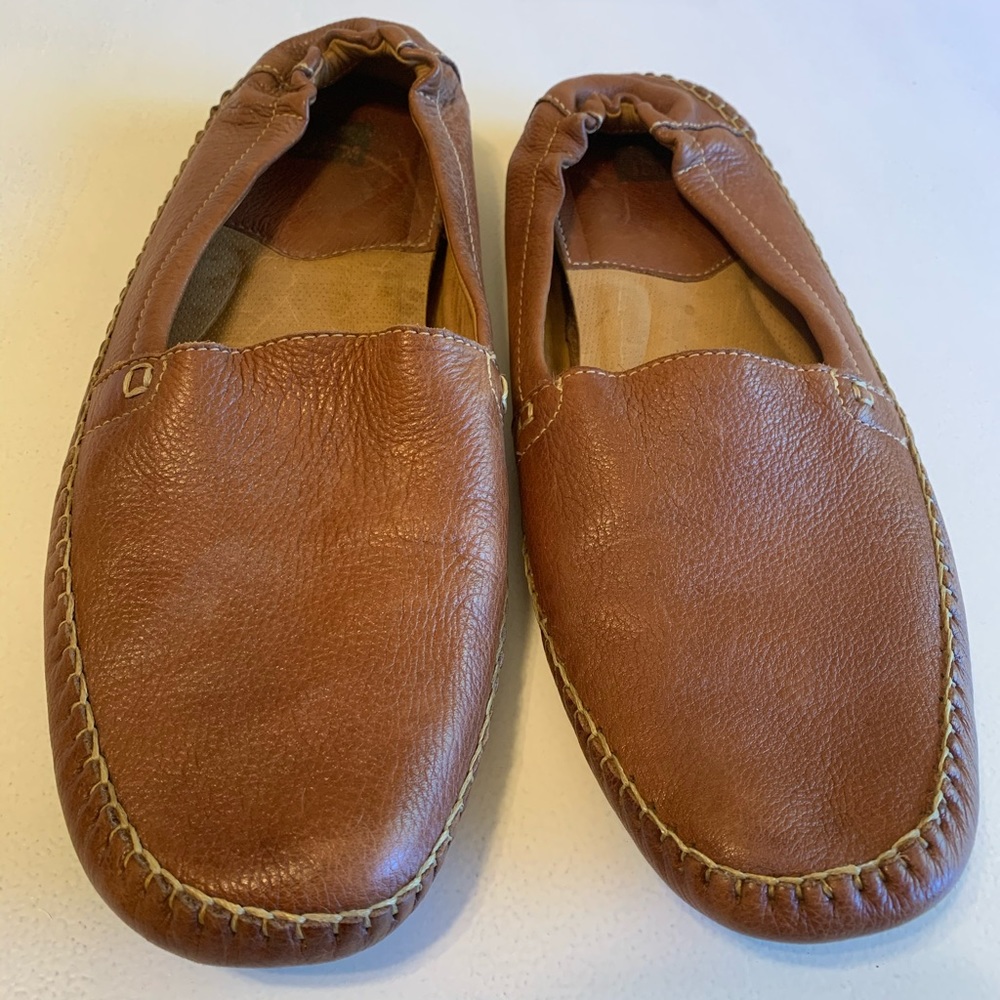 Johnston and murphy flat slip on shoe.
